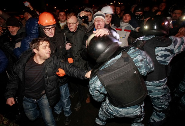 Столкновения с Беркутом. Фото ключевых событий Евромайдана 10-12 января