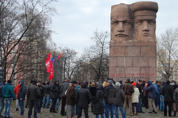 Попытки уничтожить памятник чекистам в Киеве